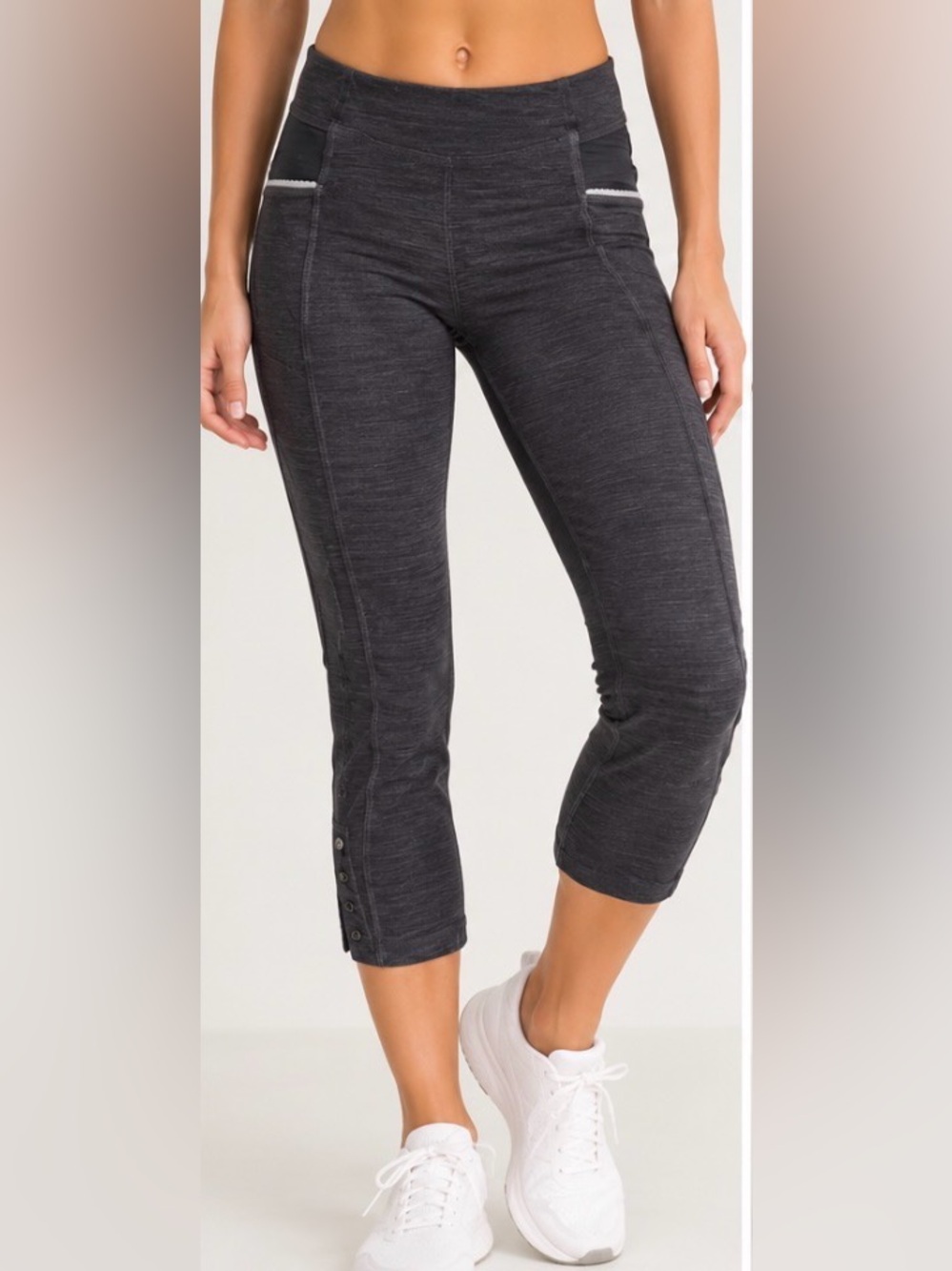 Lululemon Snap Me Up Crop Pants Size 8 Black Gray Snap Hem Capri Leggings